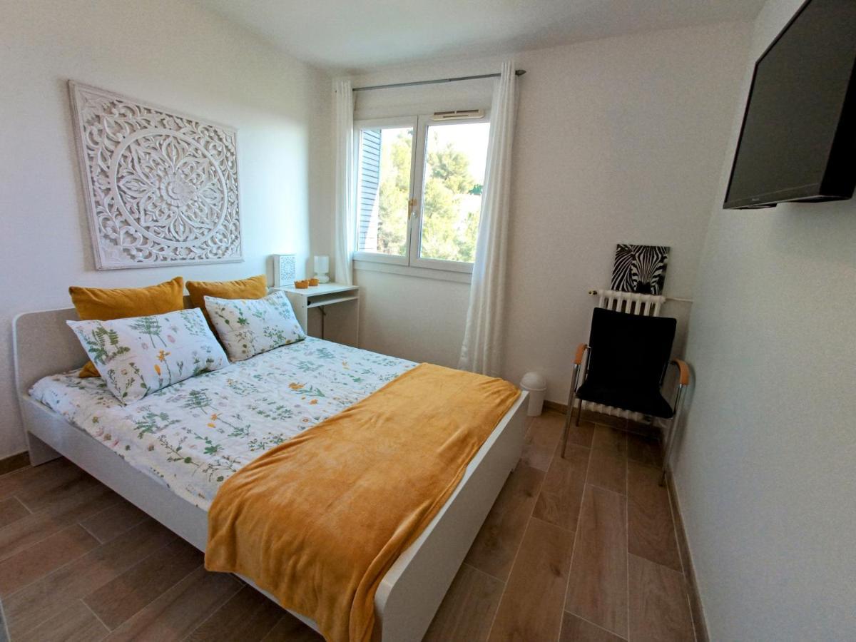 Private Room In Renovated Apartment - Tram 1 Min Walk Nice Exteriör bild