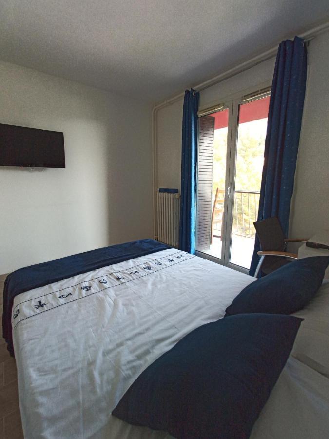 Private Room In Renovated Apartment - Tram 1 Min Walk Nice Exteriör bild