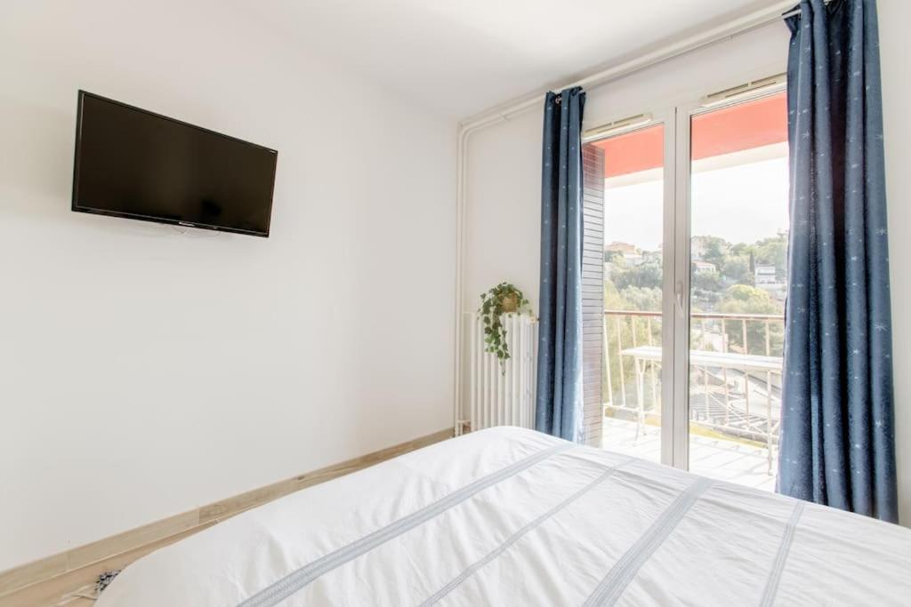 Private Room In Renovated Apartment - Tram 1 Min Walk Nice Exteriör bild