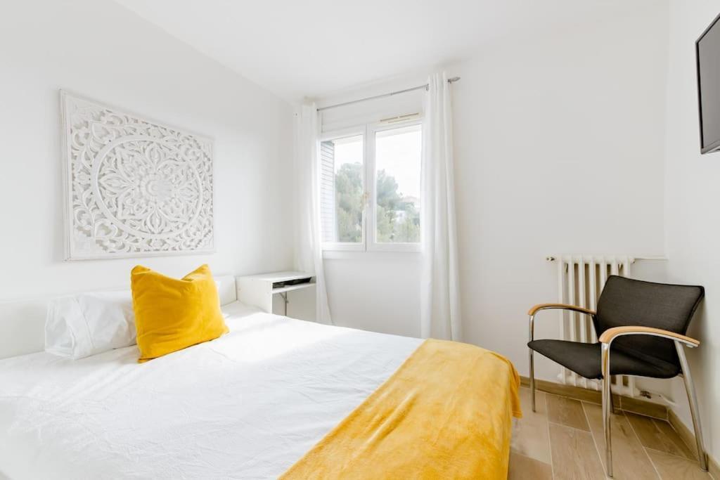 Private Room In Renovated Apartment - Tram 1 Min Walk Nice Exteriör bild