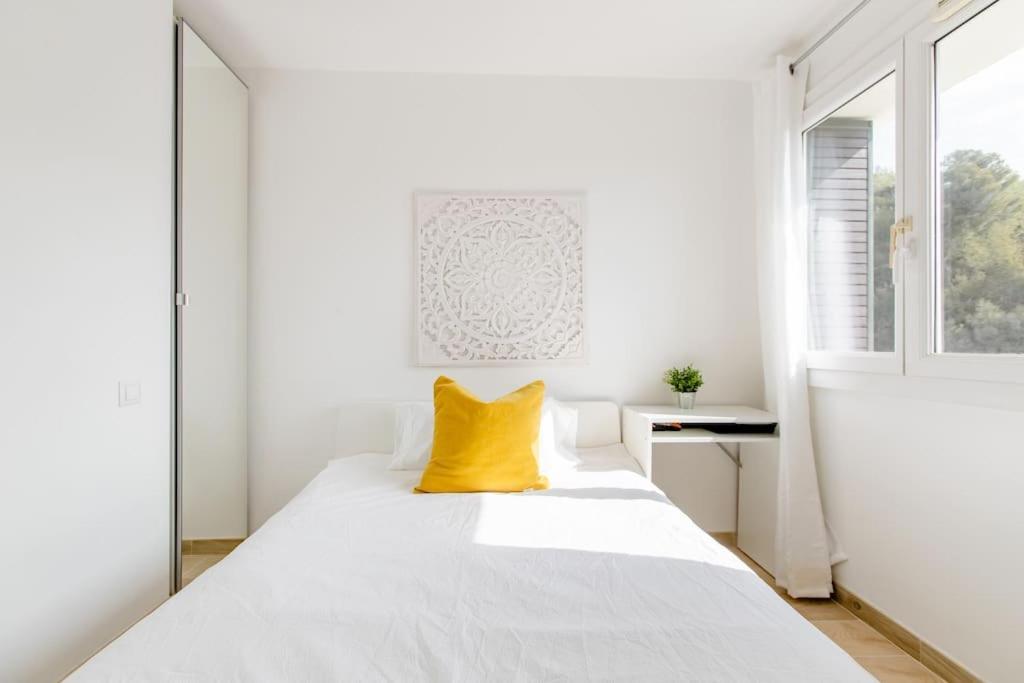 Private Room In Renovated Apartment - Tram 1 Min Walk Nice Exteriör bild