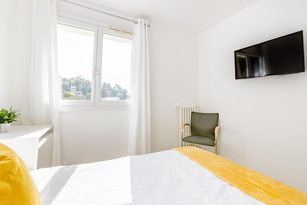 Private Room In Renovated Apartment - Tram 1 Min Walk Nice Exteriör bild