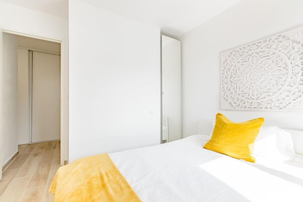 Private Room In Renovated Apartment - Tram 1 Min Walk Nice Exteriör bild