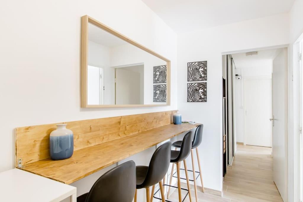 Private Room In Renovated Apartment - Tram 1 Min Walk Nice Exteriör bild