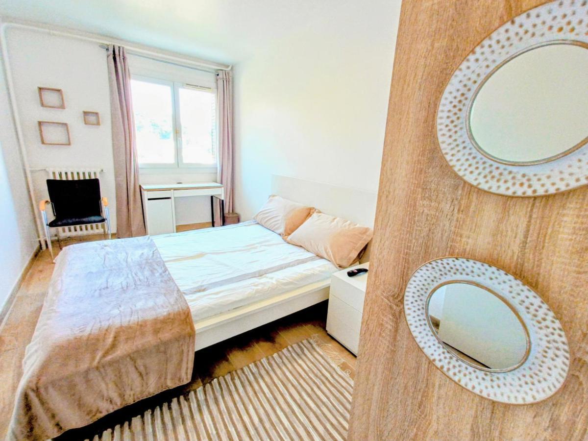 Private Room In Renovated Apartment - Tram 1 Min Walk Nice Exteriör bild