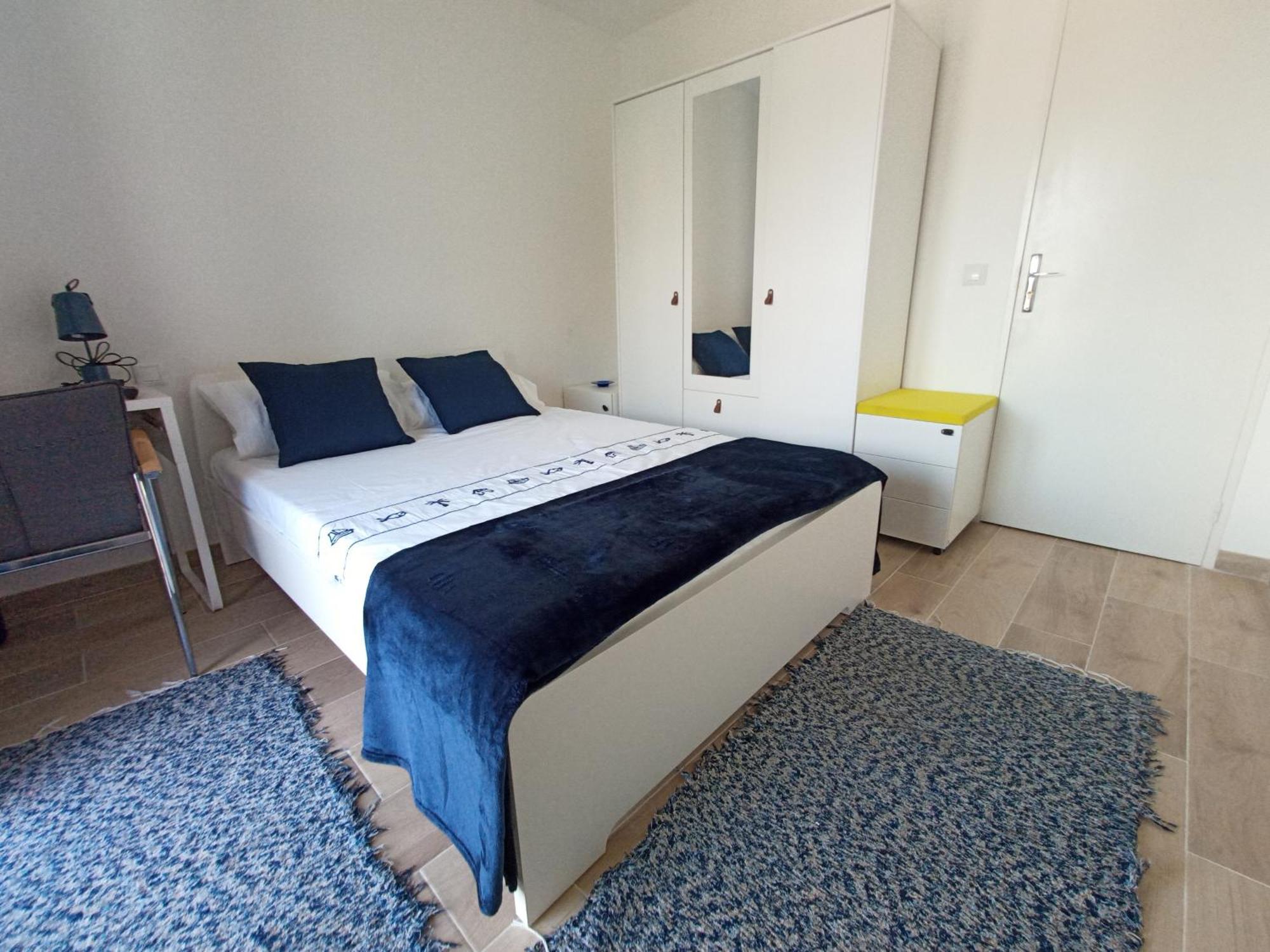Private Room In Renovated Apartment - Tram 1 Min Walk Nice Rum bild